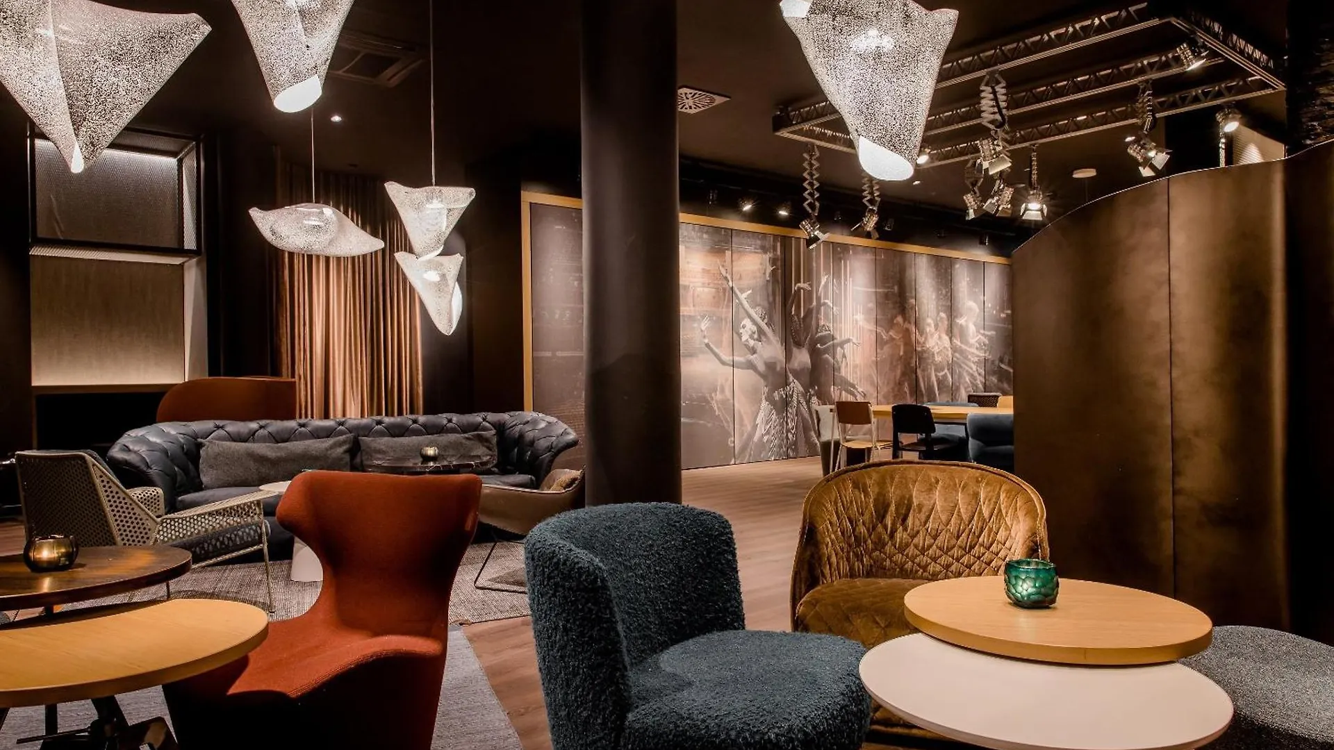 Motel One Stuttgart-Mitte Hotel