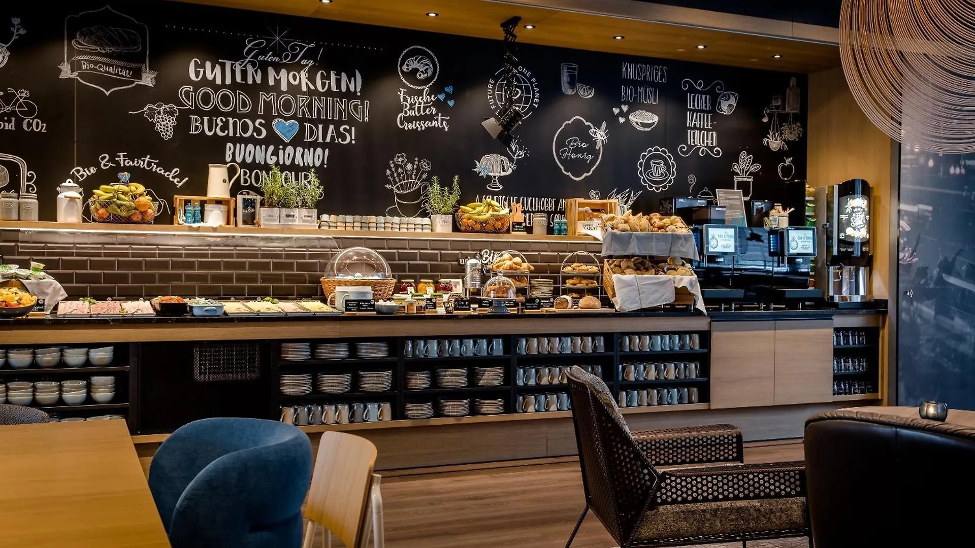 Motel One Stuttgart-Mitte 3*, Stuttgart